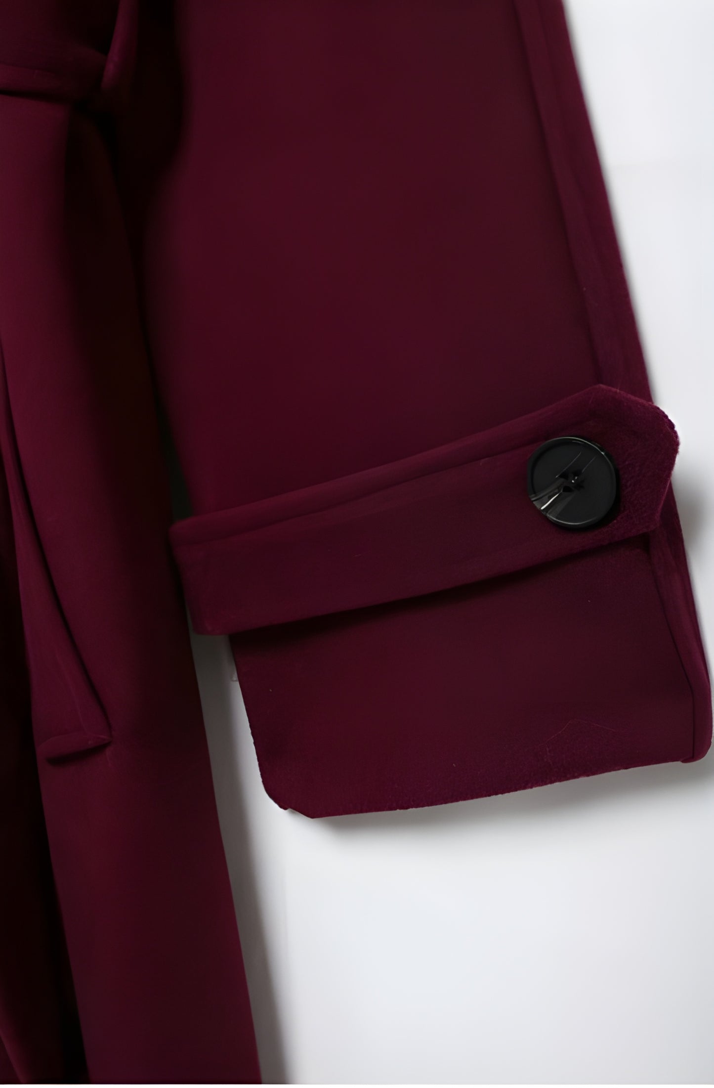 Den Perfekta Burgundy Kappan: Elegans och Komfort i Ett