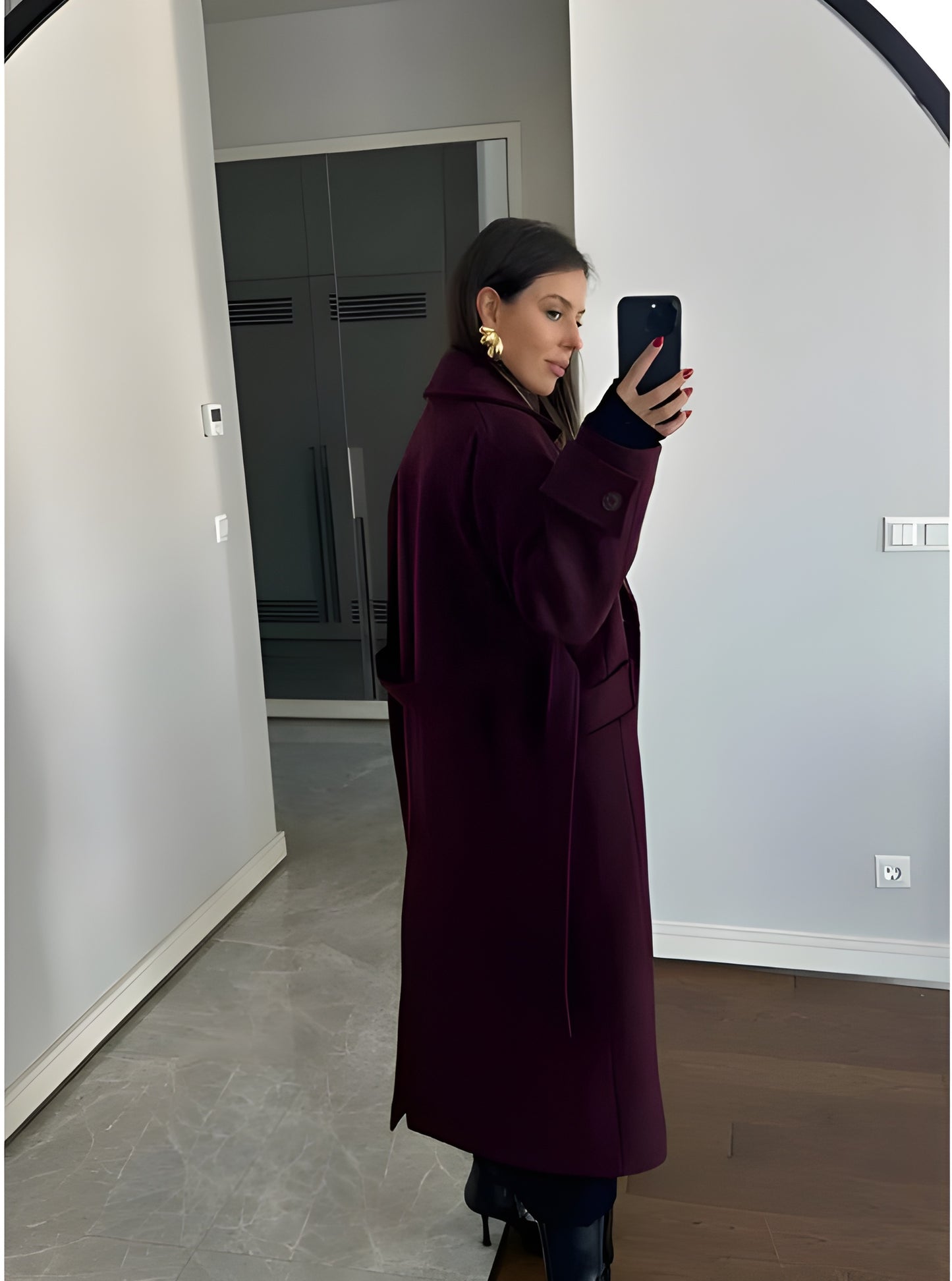 Den Perfekta Burgundy Kappan: Elegans och Komfort i Ett