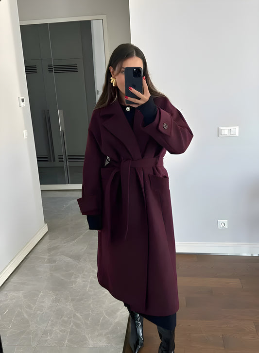 Den Perfekta Burgundy Kappan: Elegans och Komfort i Ett